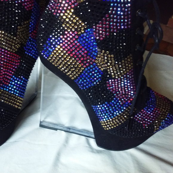 NEW Rhimestone Wedges w/Clear Wedge sole. - Picture 1 of 1